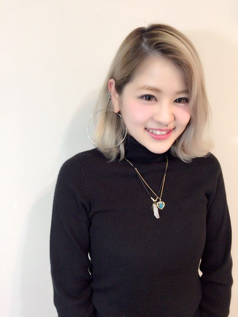イーエルグランデ 美容アシスタント兼マツエク施術者 柳